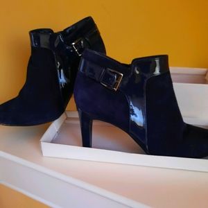 BANDOLINO navy suede heeled boots